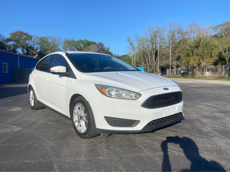 2015 Ford Focus 5 Door Hatch SE's photo