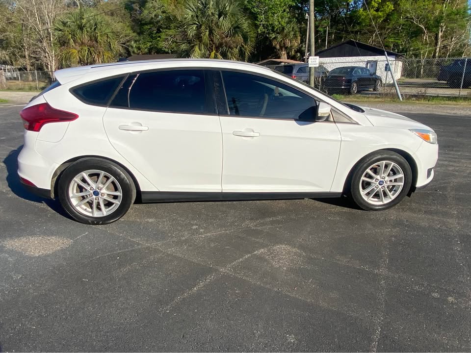 2015 Ford Focus SE - Photo 6