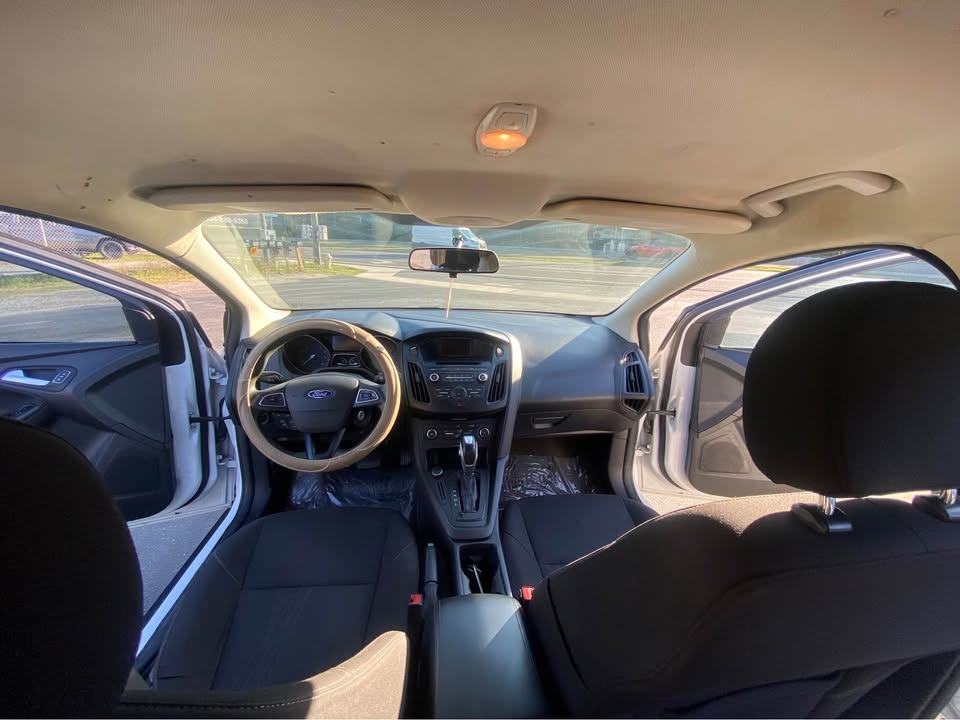 2015 Ford Focus SE - Photo 15
