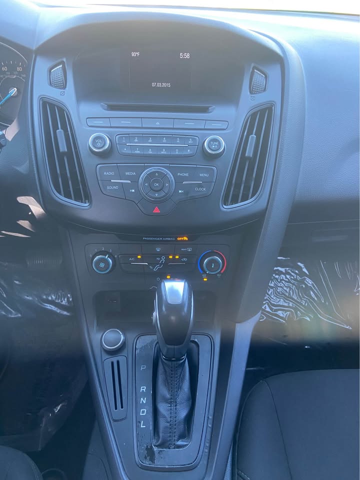 2015 Ford Focus SE - Photo 11