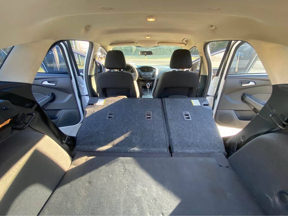 2015 Ford Focus SE - Photo 14